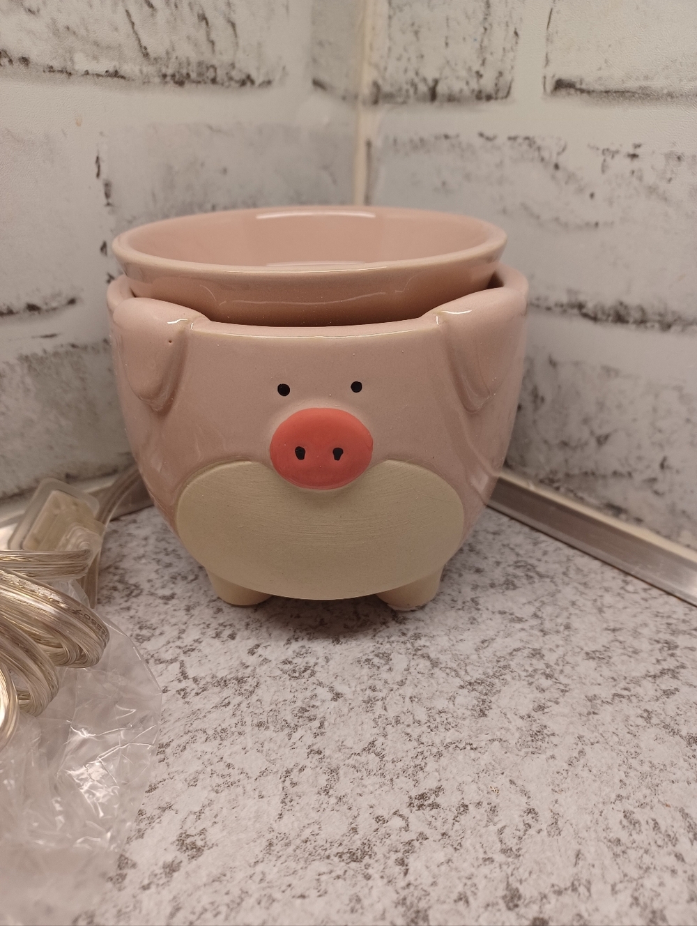 Maggie the Pig Simmer Pot Pink Zebra Wax Warmer warms oil NIB